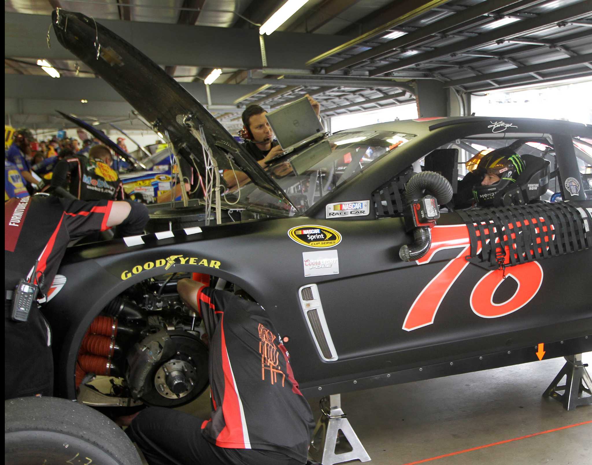 Busch rallies back into Chase picture