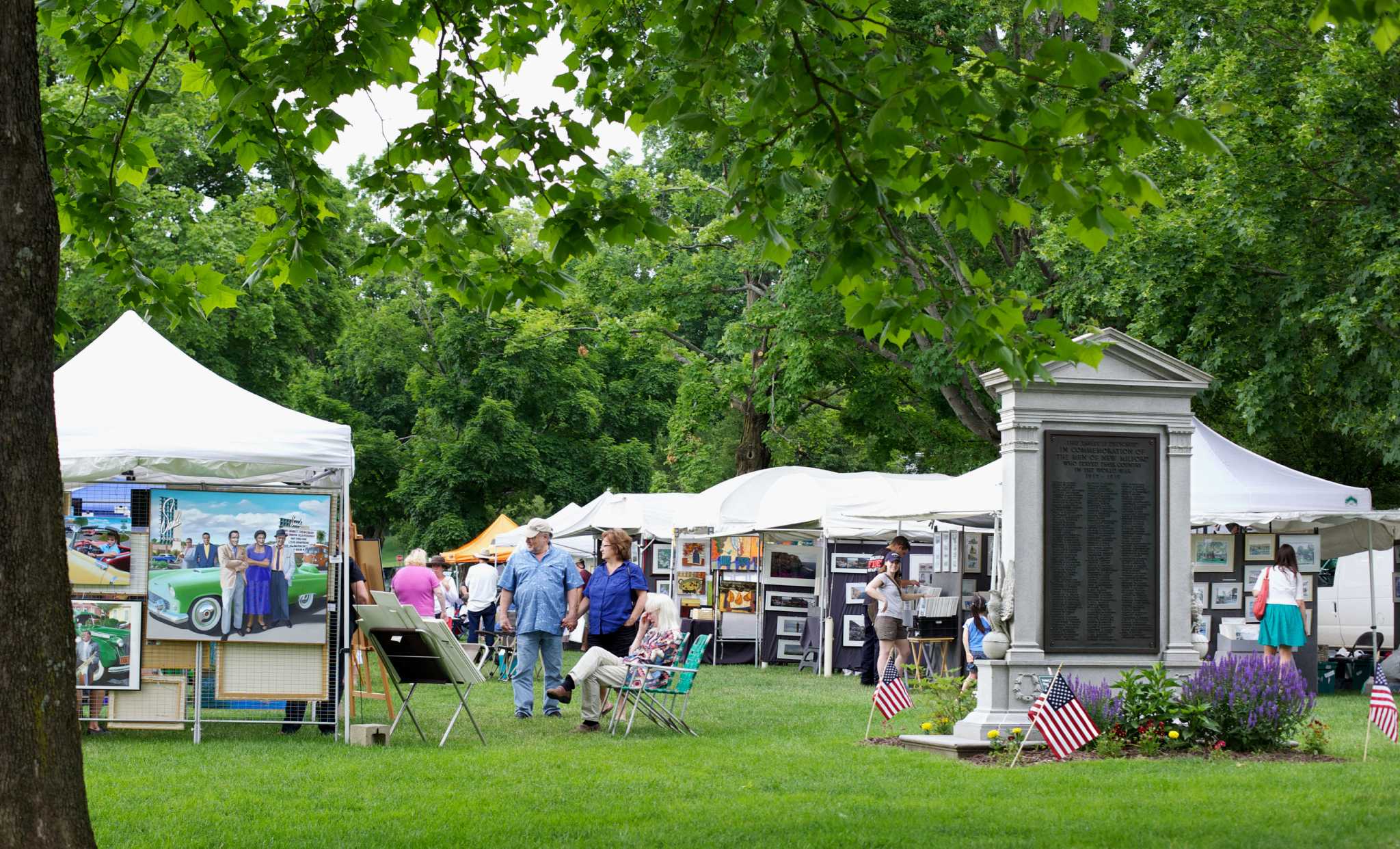 Hundreds attend Outdoor Art Festival