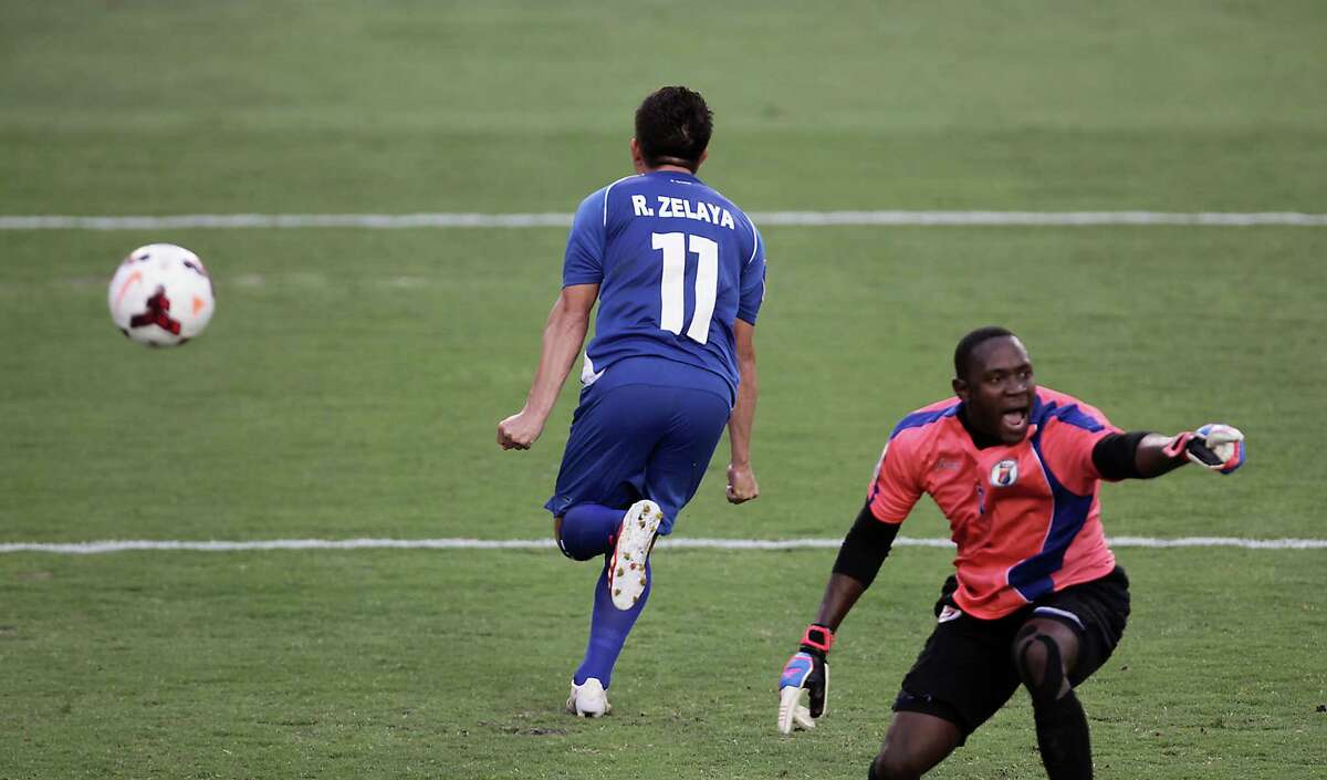 El Salvador tops Haiti, advances in Gold Cup