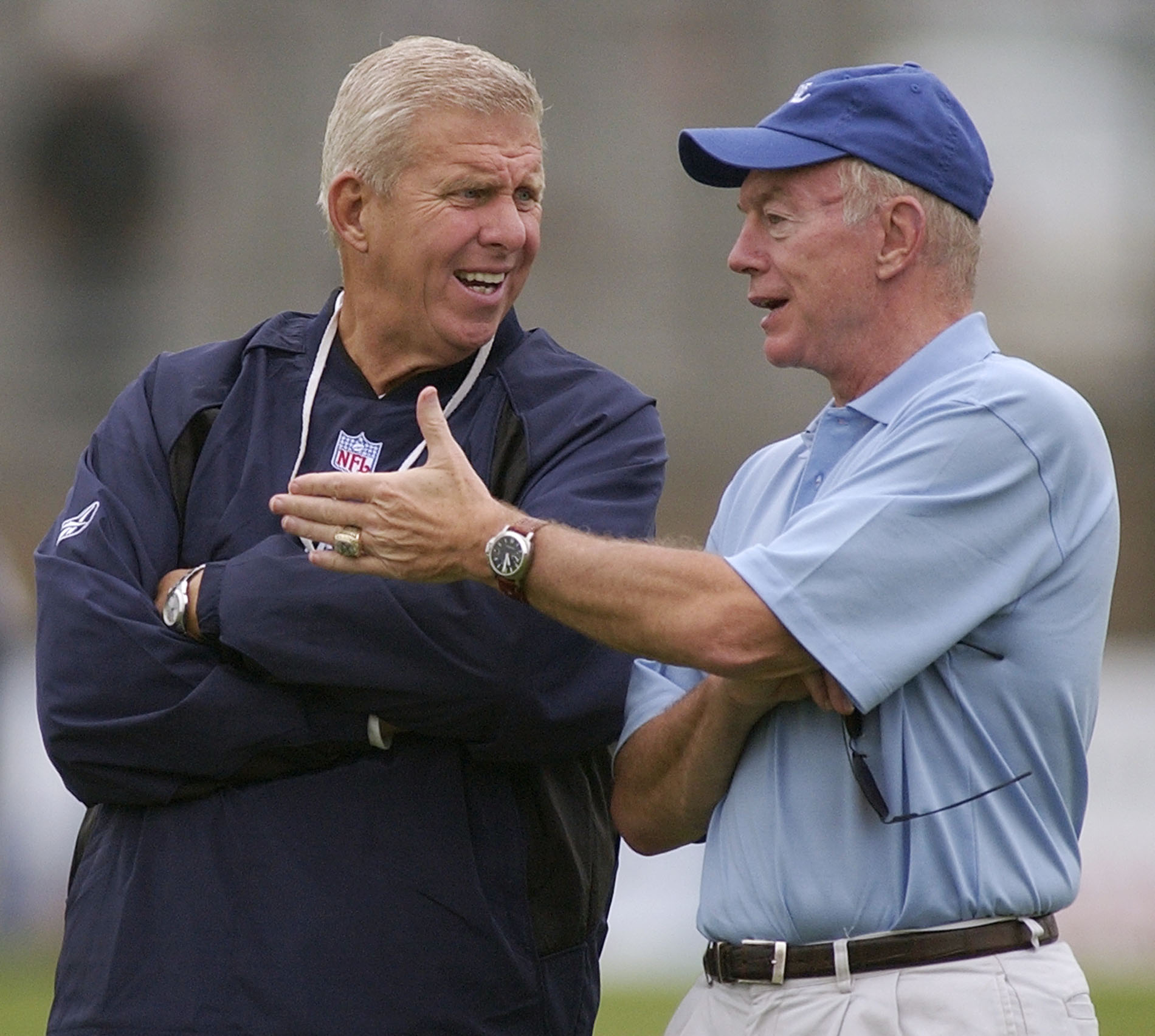 WATCH: Chris Christie, Jerry Jones celebrate Dallas Cowboys' 24-20