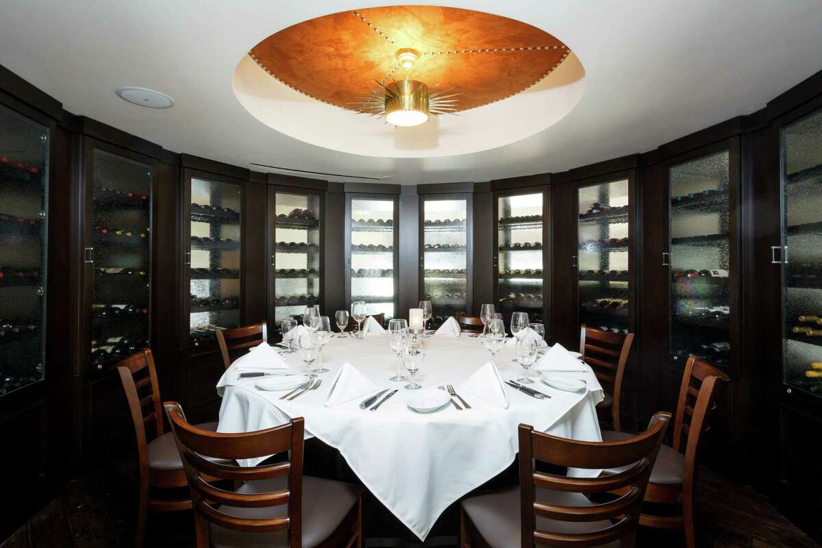 Ruth's Chris to reopen in new location