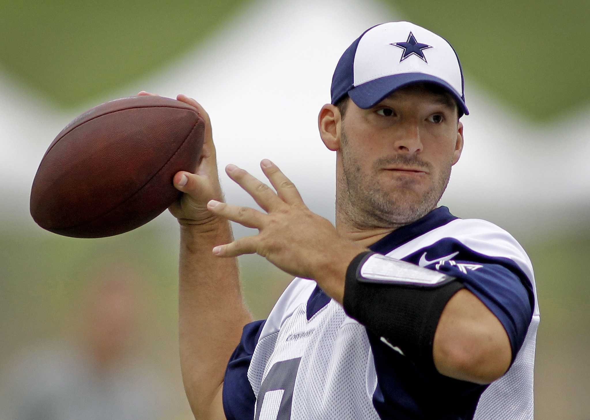 Cowboys Reach 6-Year, $108 Million Deal With Quarterback Tony Romo