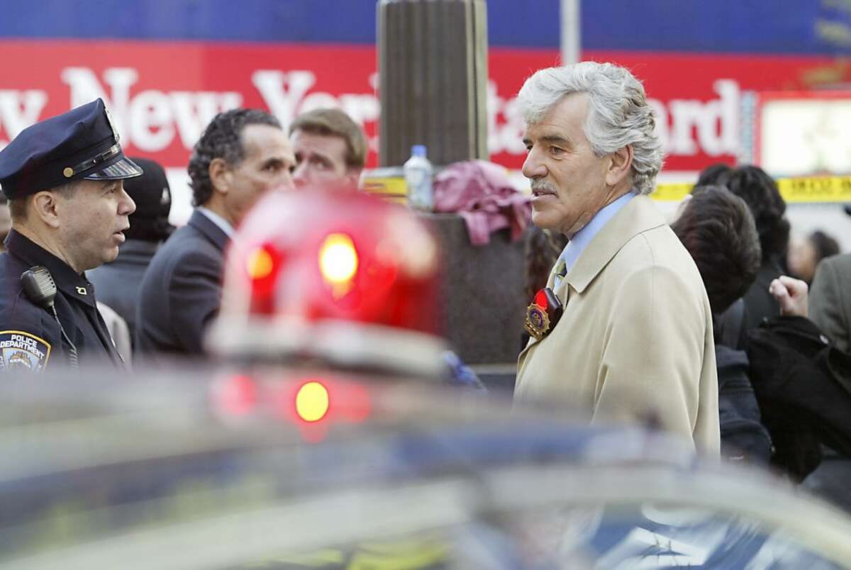 Detective-turned-actor Dennis Farina dies