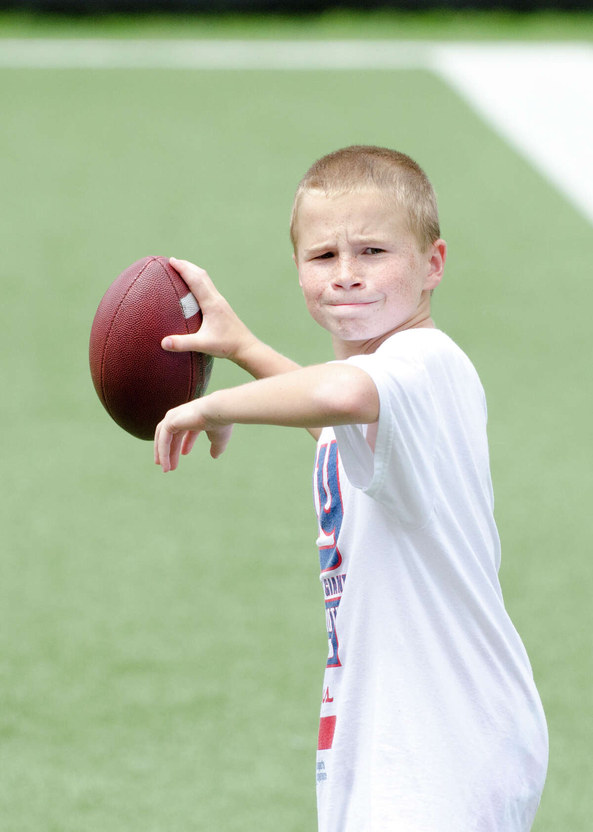 New Canaan and Darien youth football players enjoy New York Giants camp