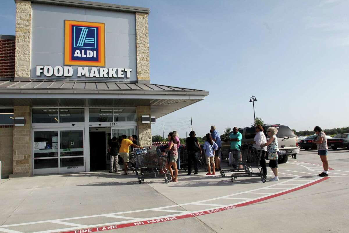 Photos: New ALDI Store Opens