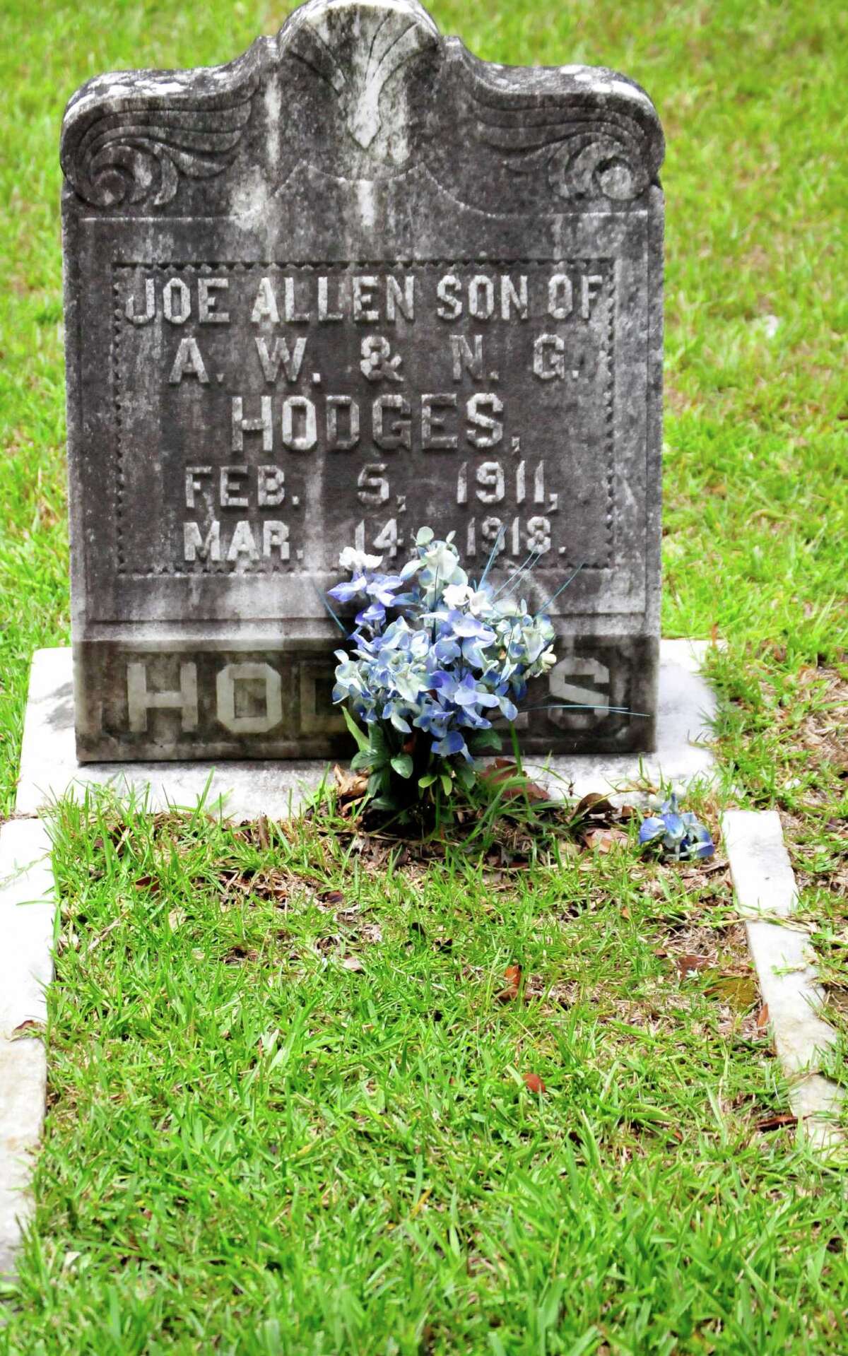 GALLERY Cemetery tells story of long gone Hardin Co. town