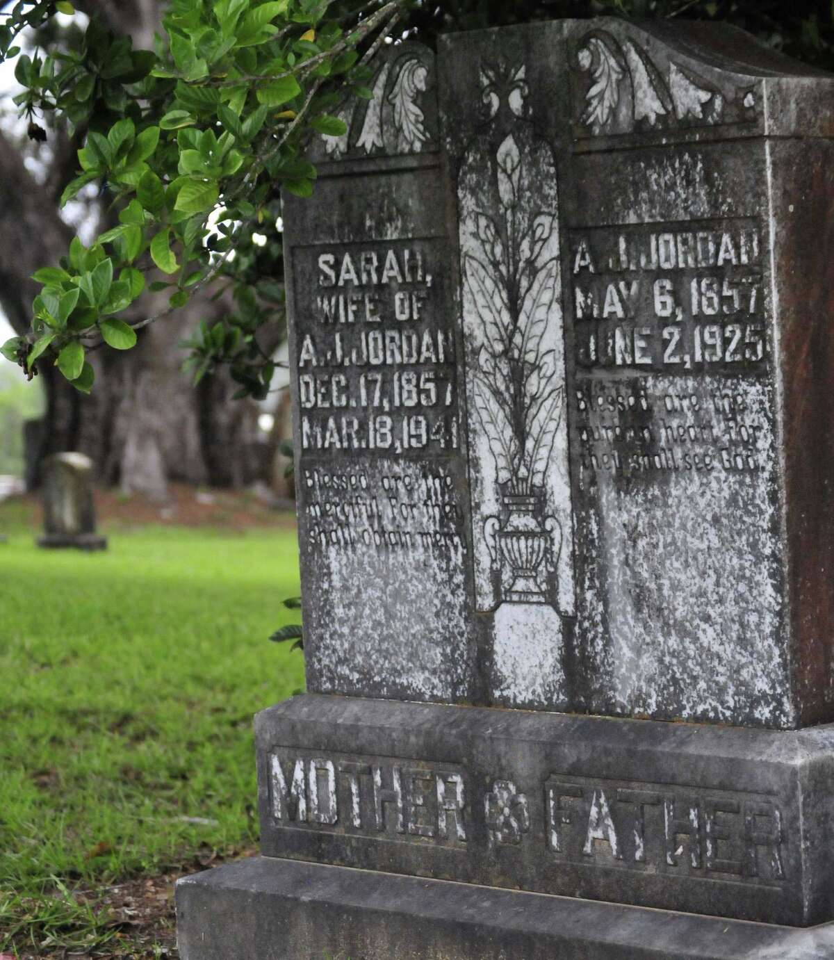 GALLERY Cemetery tells story of long gone Hardin Co. town