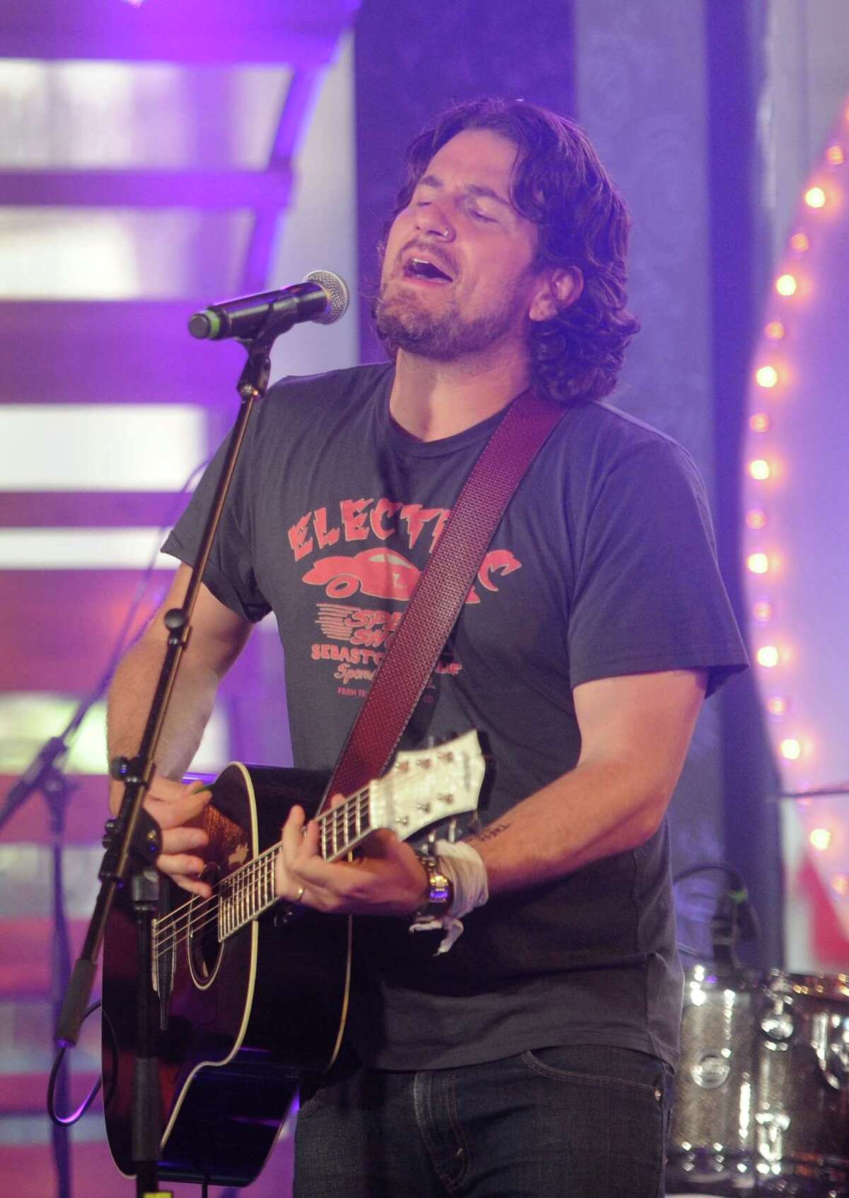 Matt Nathanson returns with new album, performs at Alive@Five