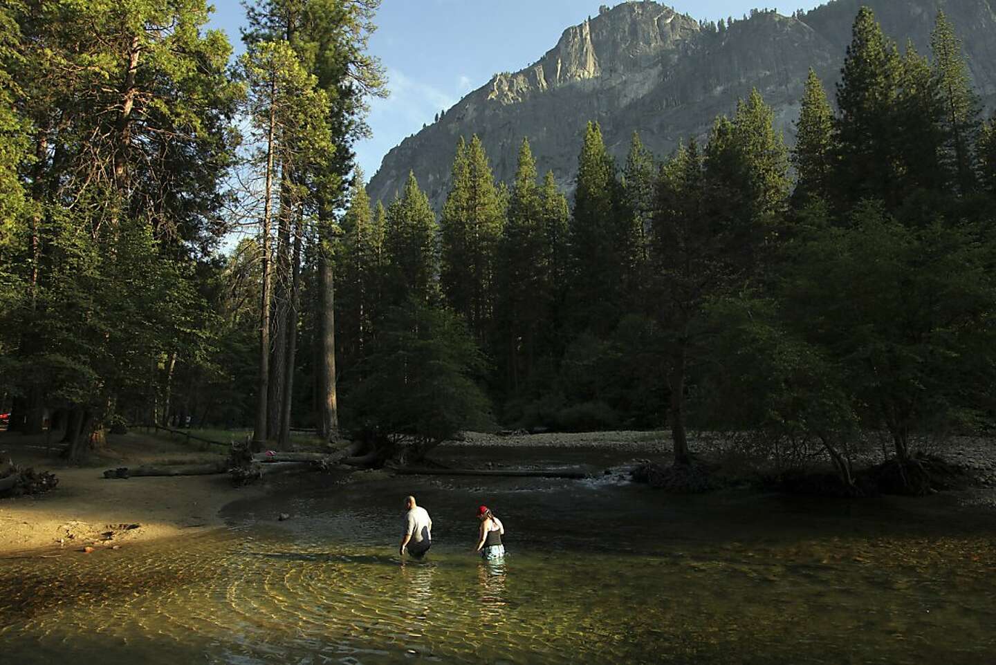 Man and woman fall to death from Taft Point in Yosemite National Park