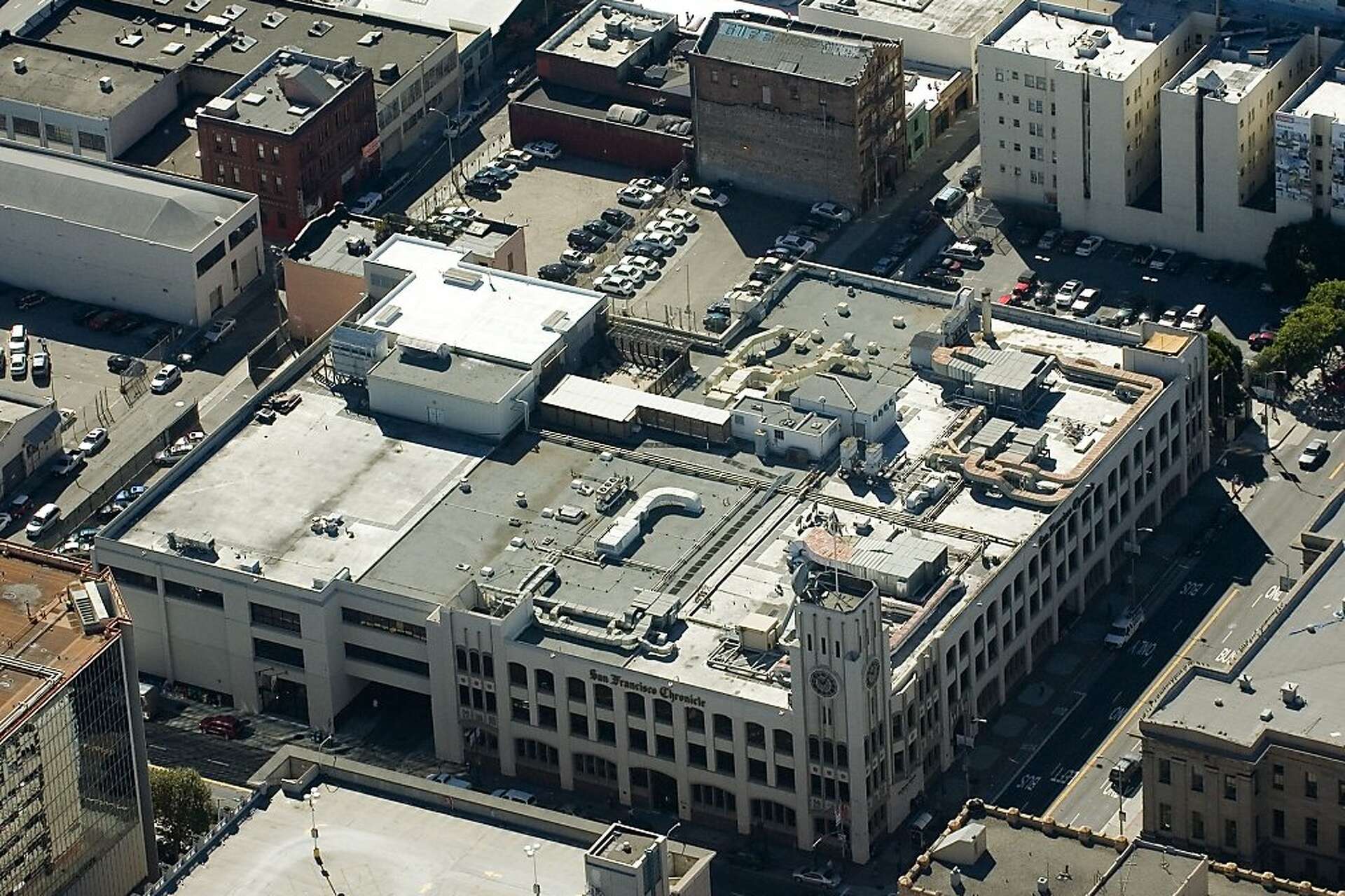 Yahoo zeroing in on space at Chronicle Building