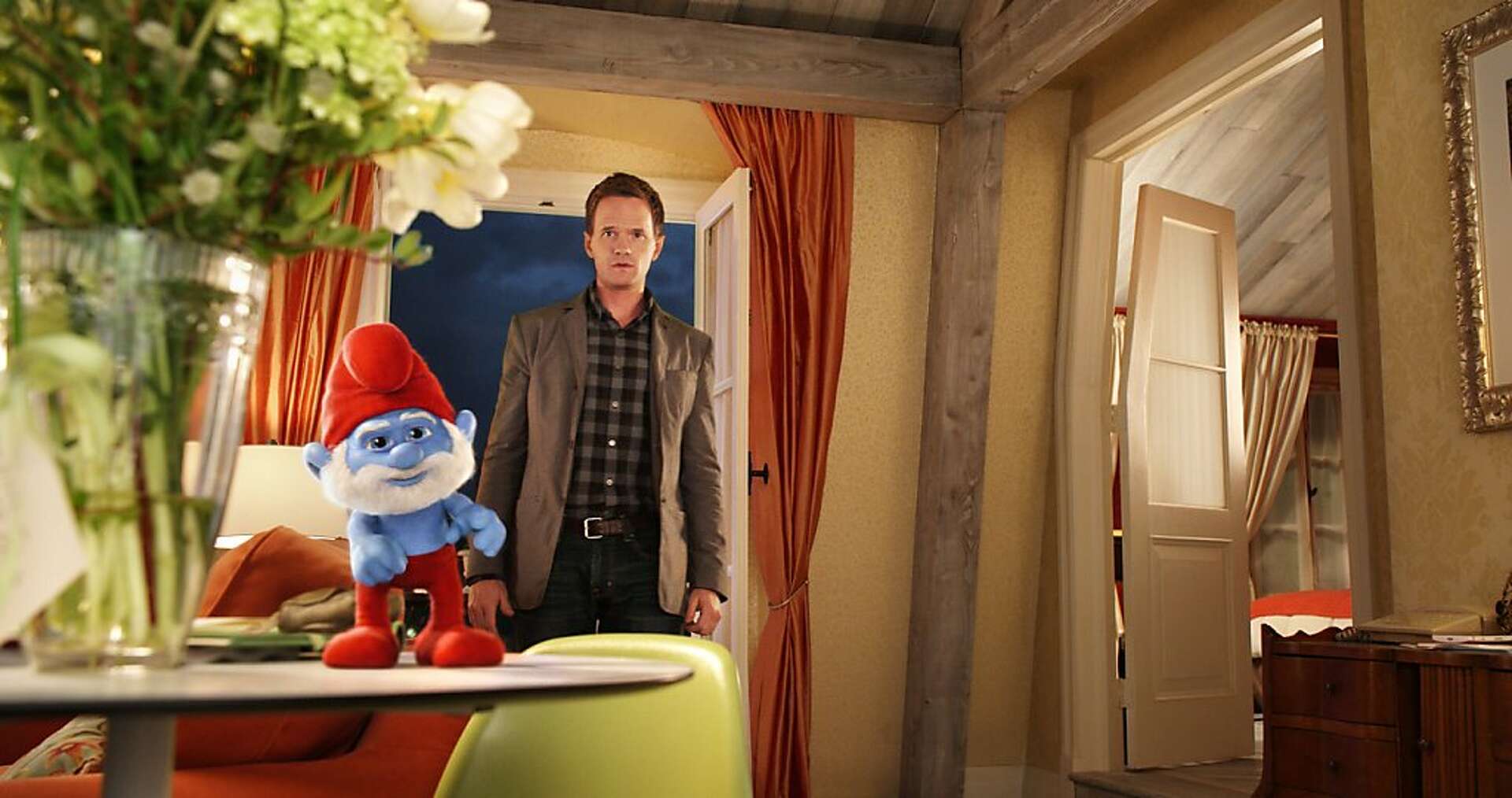 Smurfdom turns dark and negative for 'The Smurfs 2', image size:1920x1014