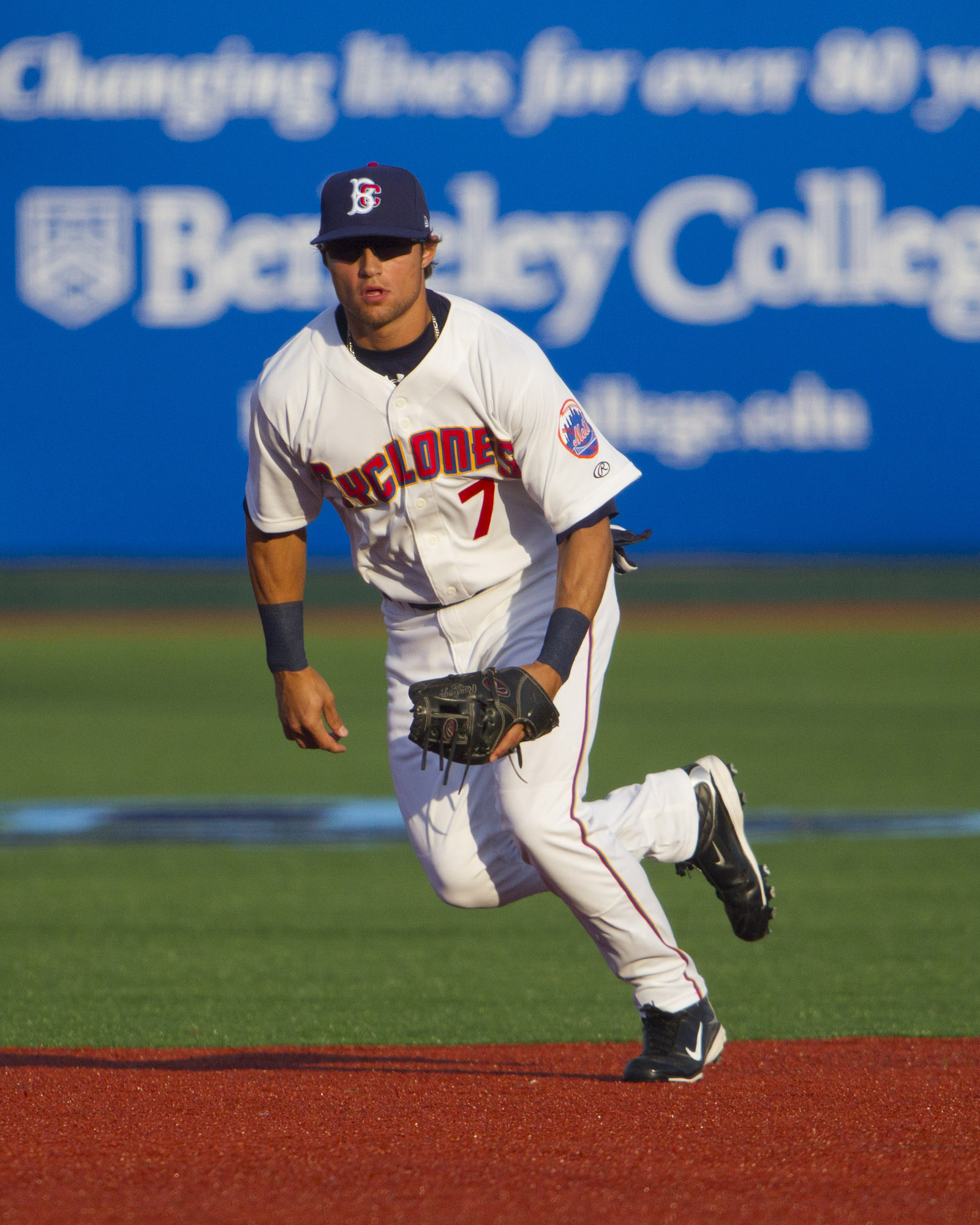 Mets take LJ Mazzilli, son of former major-leaguer Lee, in fourth