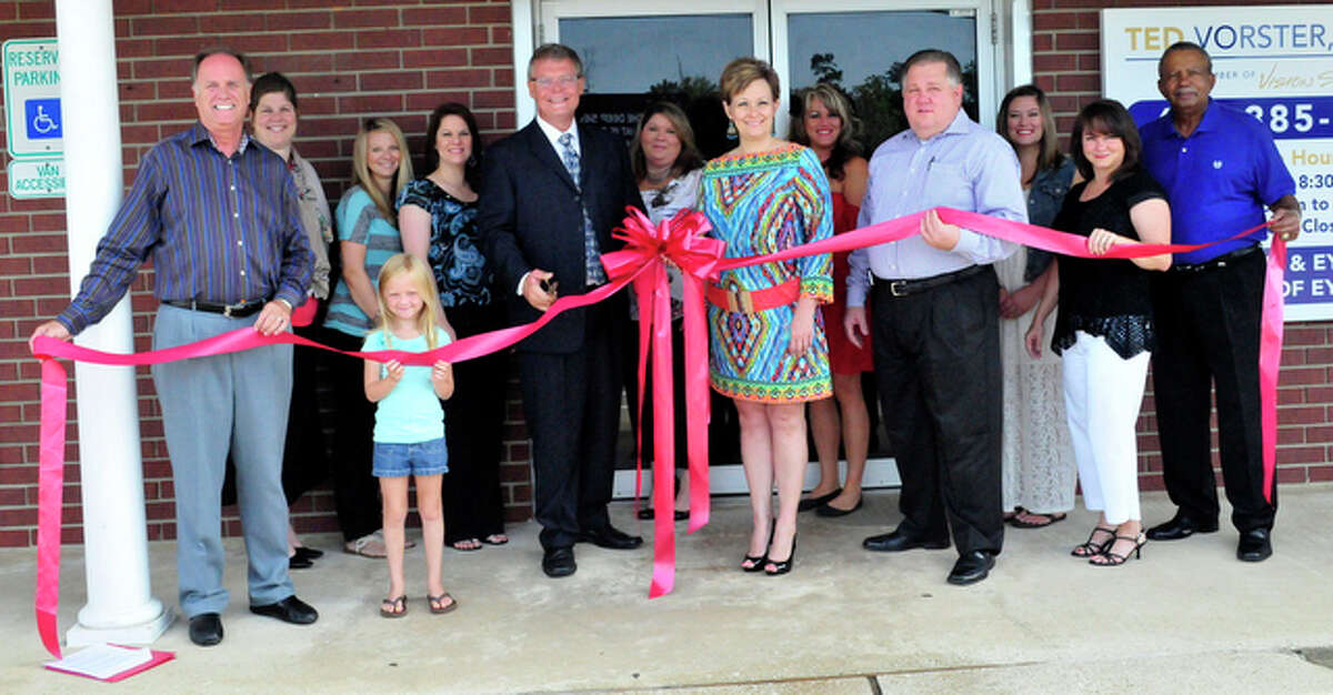 Silsbee business holds ribbon cutting