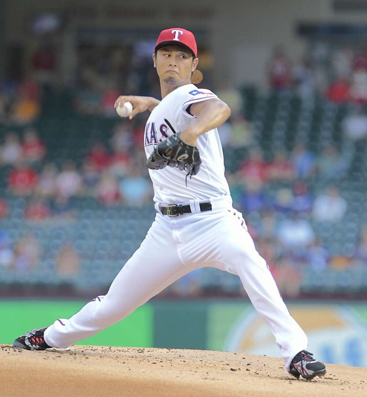 Rangers introduce Darvish with No. 11 jersey