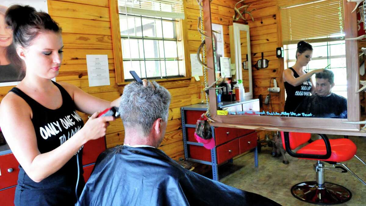 offers beer or wine while you wait