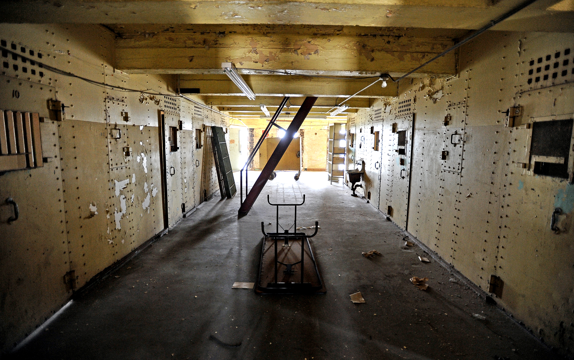 A look inside Texas abandoned Jefferson County jail