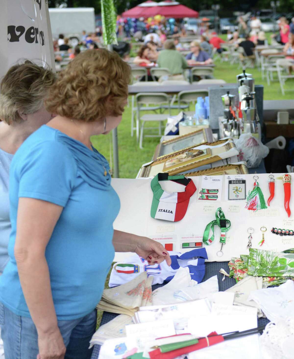 Italian Festival draws fans in Danbury