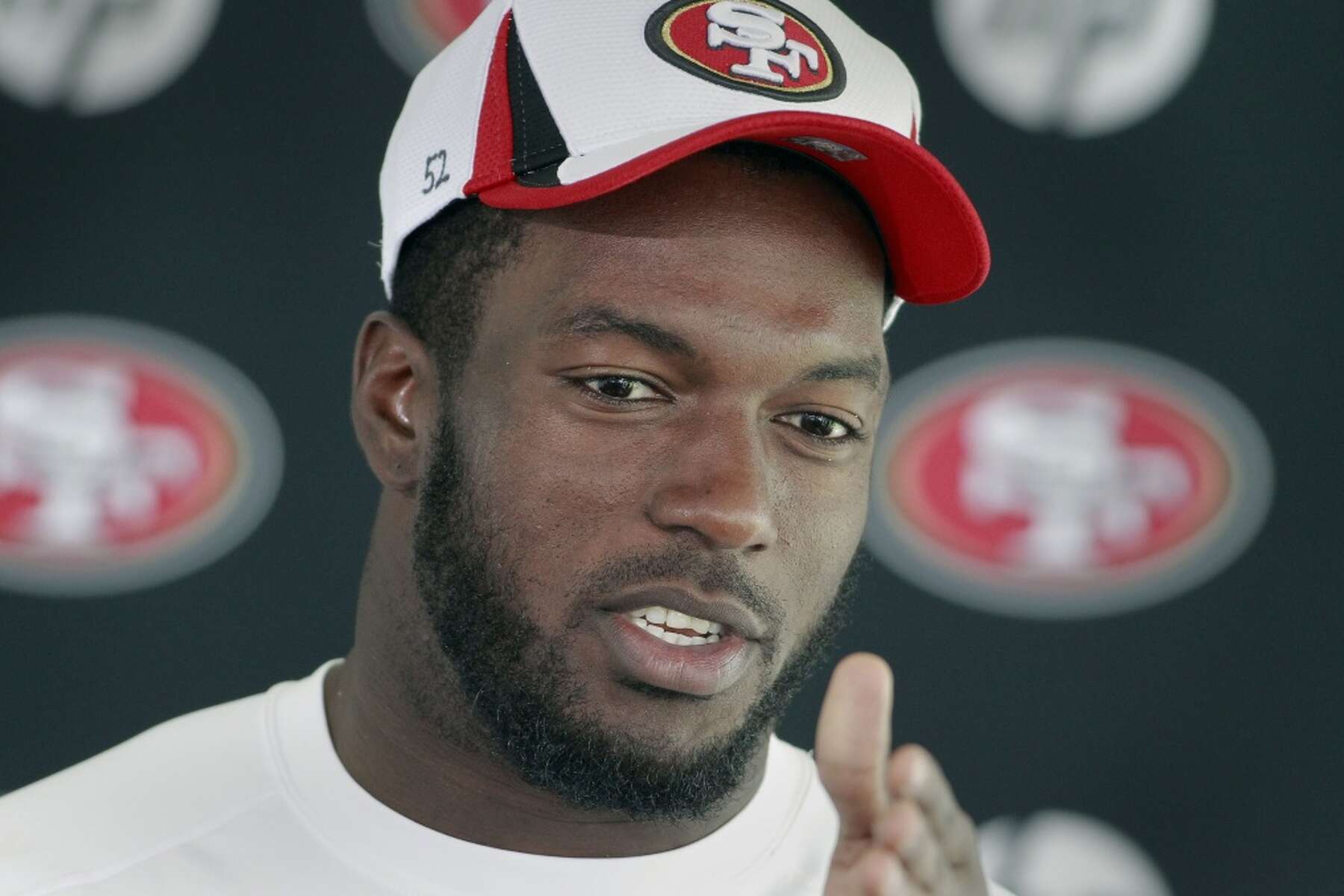 Report: 49ers LB Patrick Willis has surgery on fractured hand 