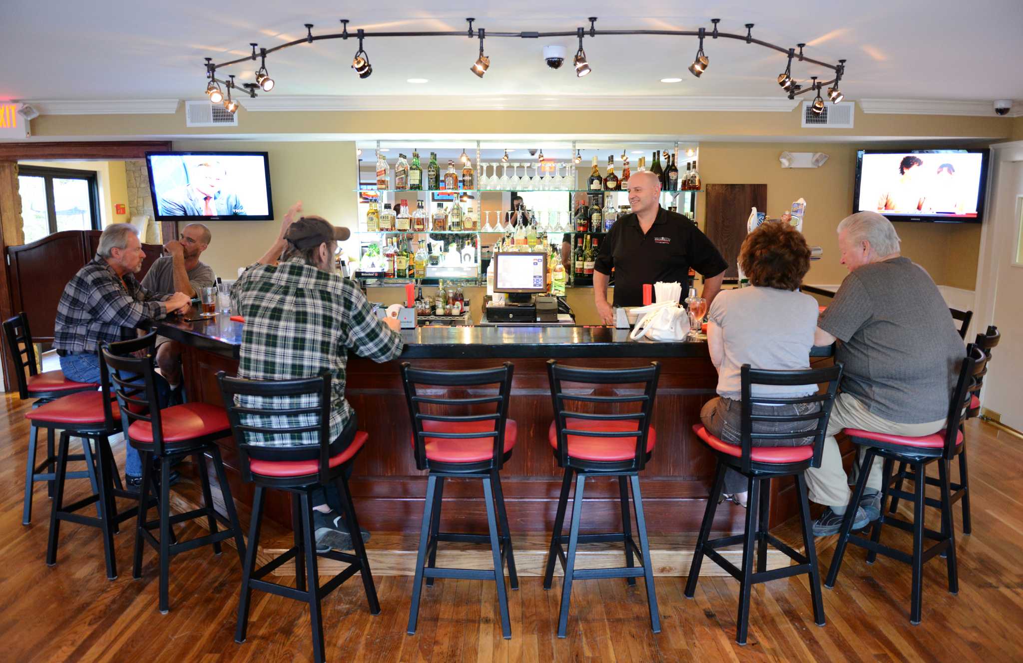 Italian Fare Draws Customers To Zegarelli S