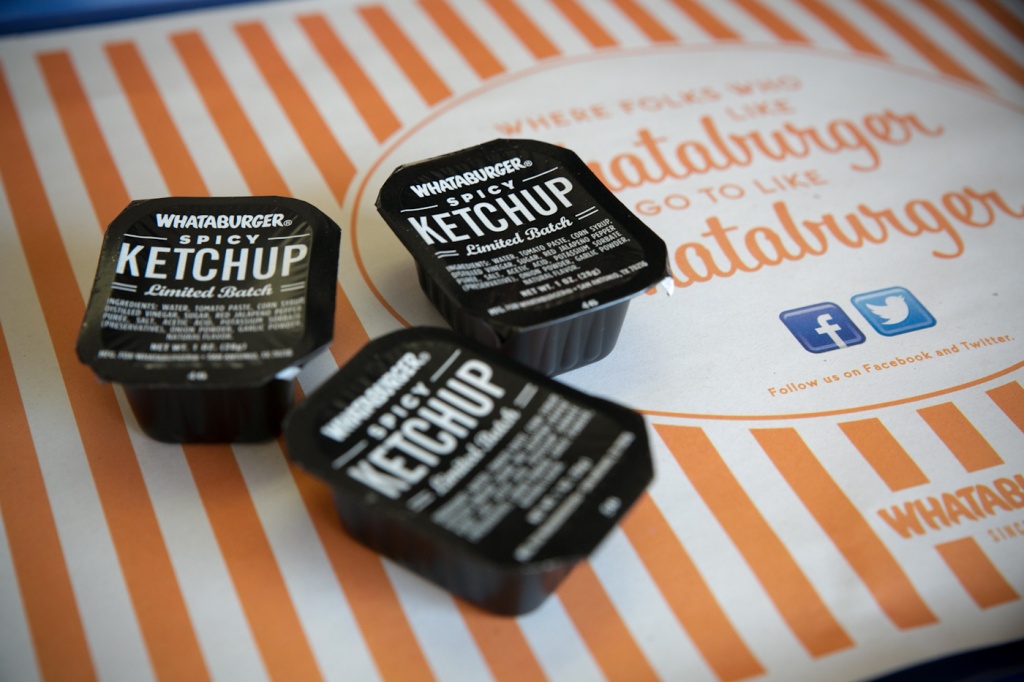 Whataburger Spicy Ketchup, 20 oz Squeeze Bottle 
