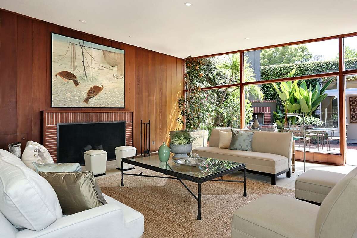 Midcentury Oakland home retains classic finishes