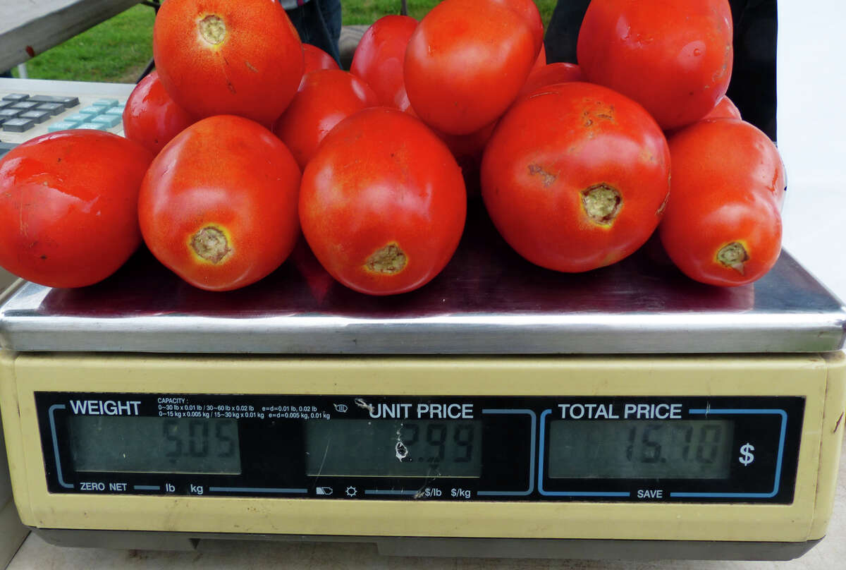 Trumbull Farmers’ Market working through traffic issues