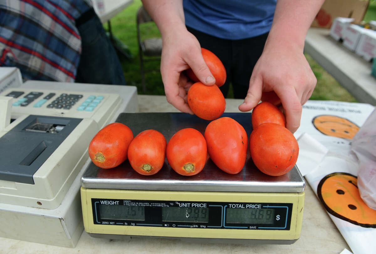 Trumbull Farmers’ Market working through traffic issues