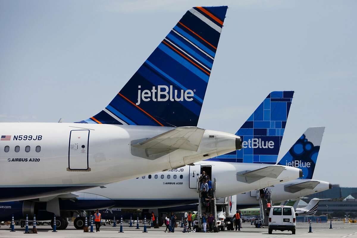 Airline: JetBlueSeat pitch: 32 inchesSeat width: 17.8 inchesSource: Washington Post