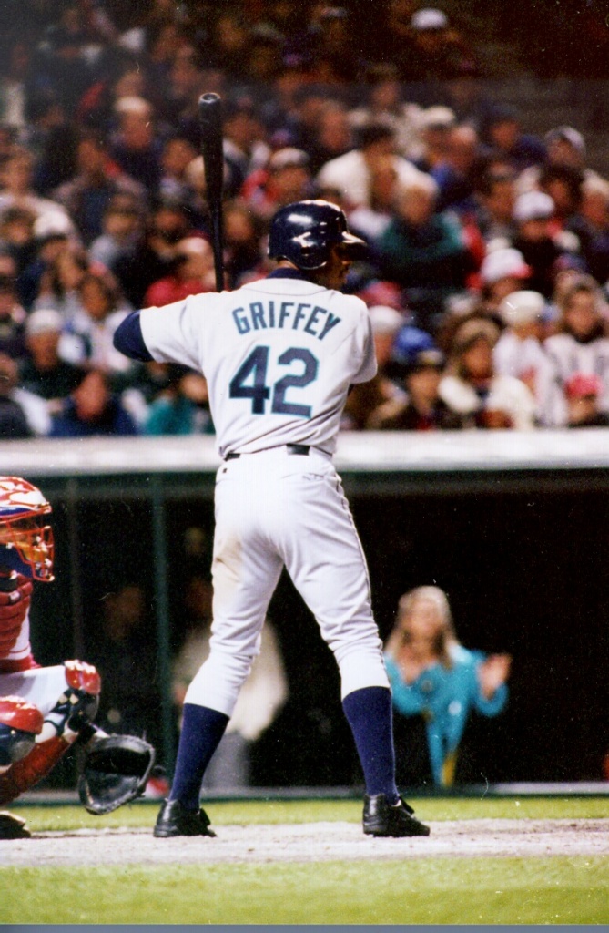 The Texas Rangers' Sammy Sosa gestures during a ceremony to honor him in  for his 600th home run prior to the game against the Cleveland Indians at  Rangers Ballpark in Arlington, Texas