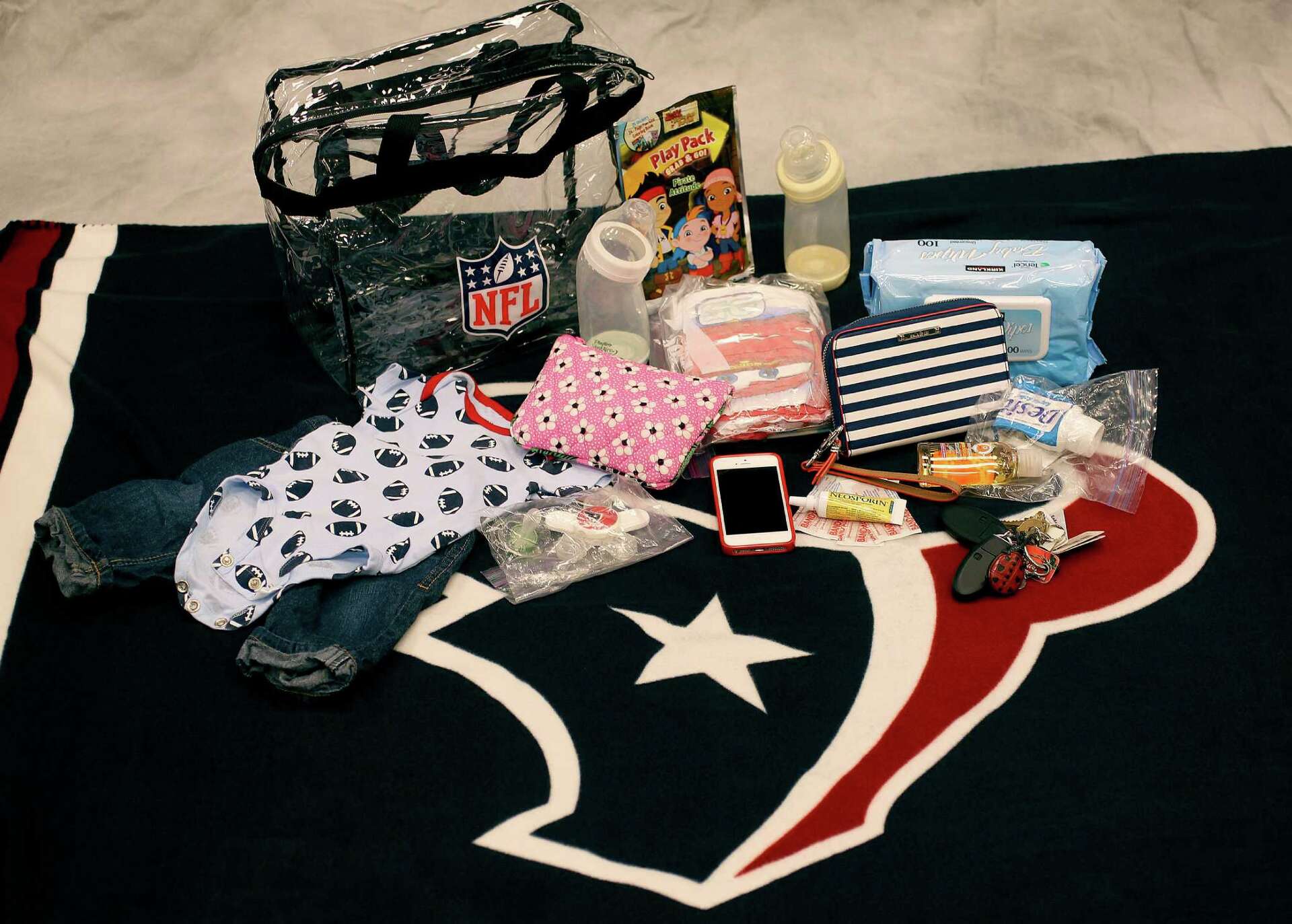 Going to Texans game? Make sure your bag gets the all-clear