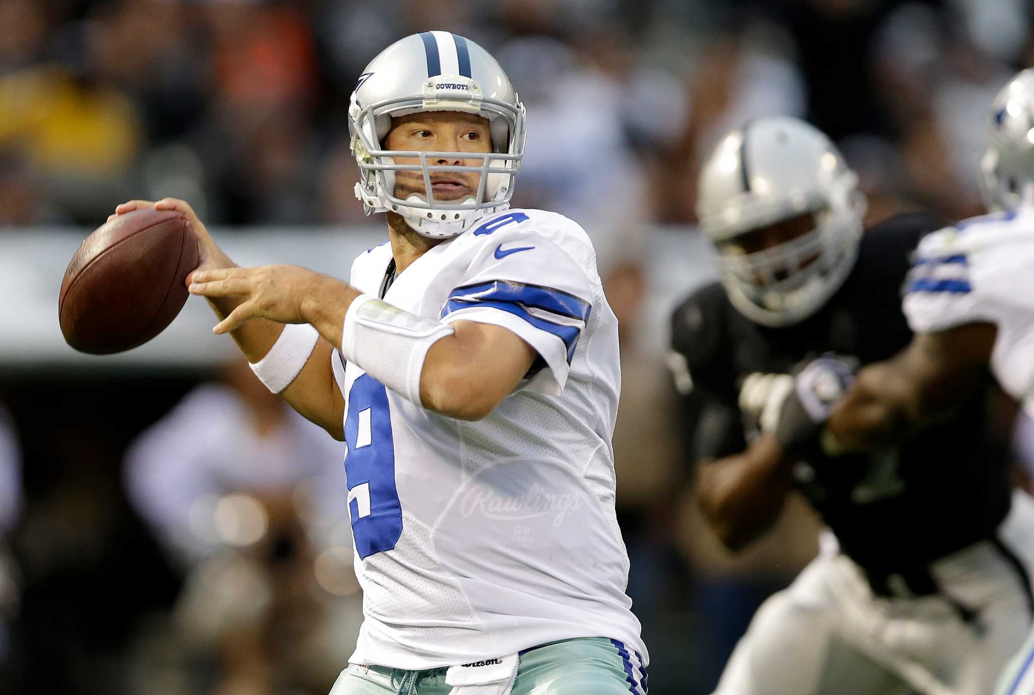 Cowboys QB Romo encourages with limited work in first action