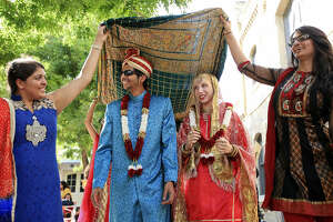 Eid al-Fitr festival recognizes Muslim traditions as Ramadan...