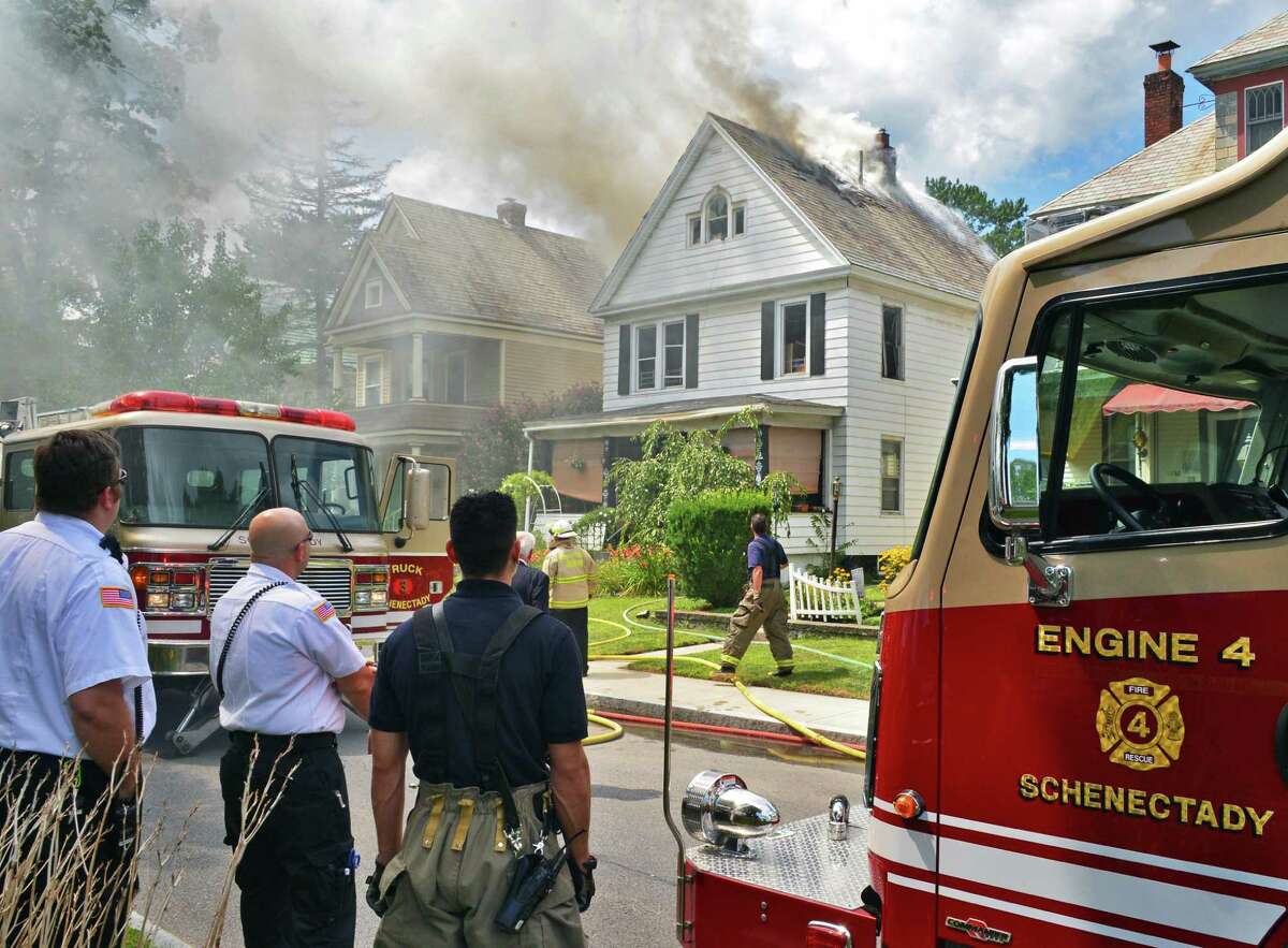 Fires at two Schenectady homes