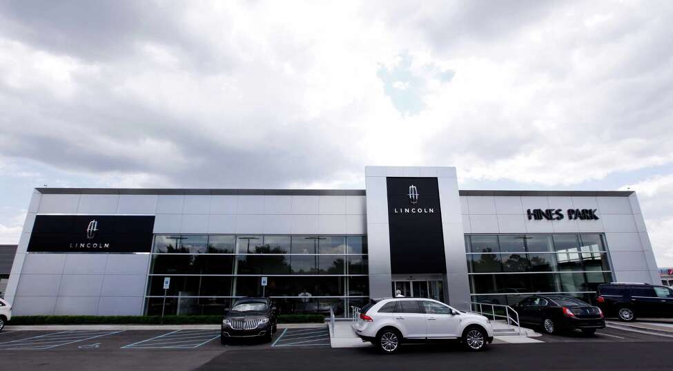 Lincoln dealers change focus