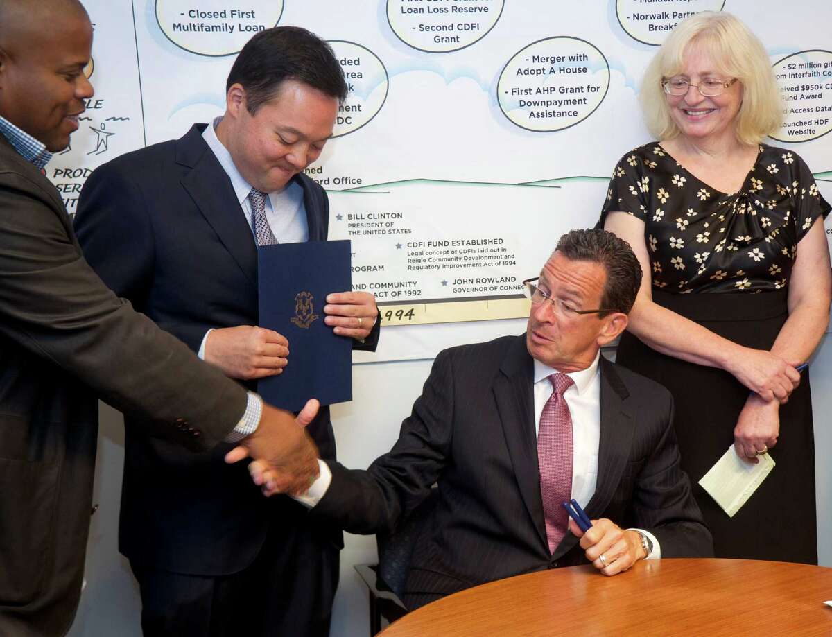 Malloy praises foreclosure legislation