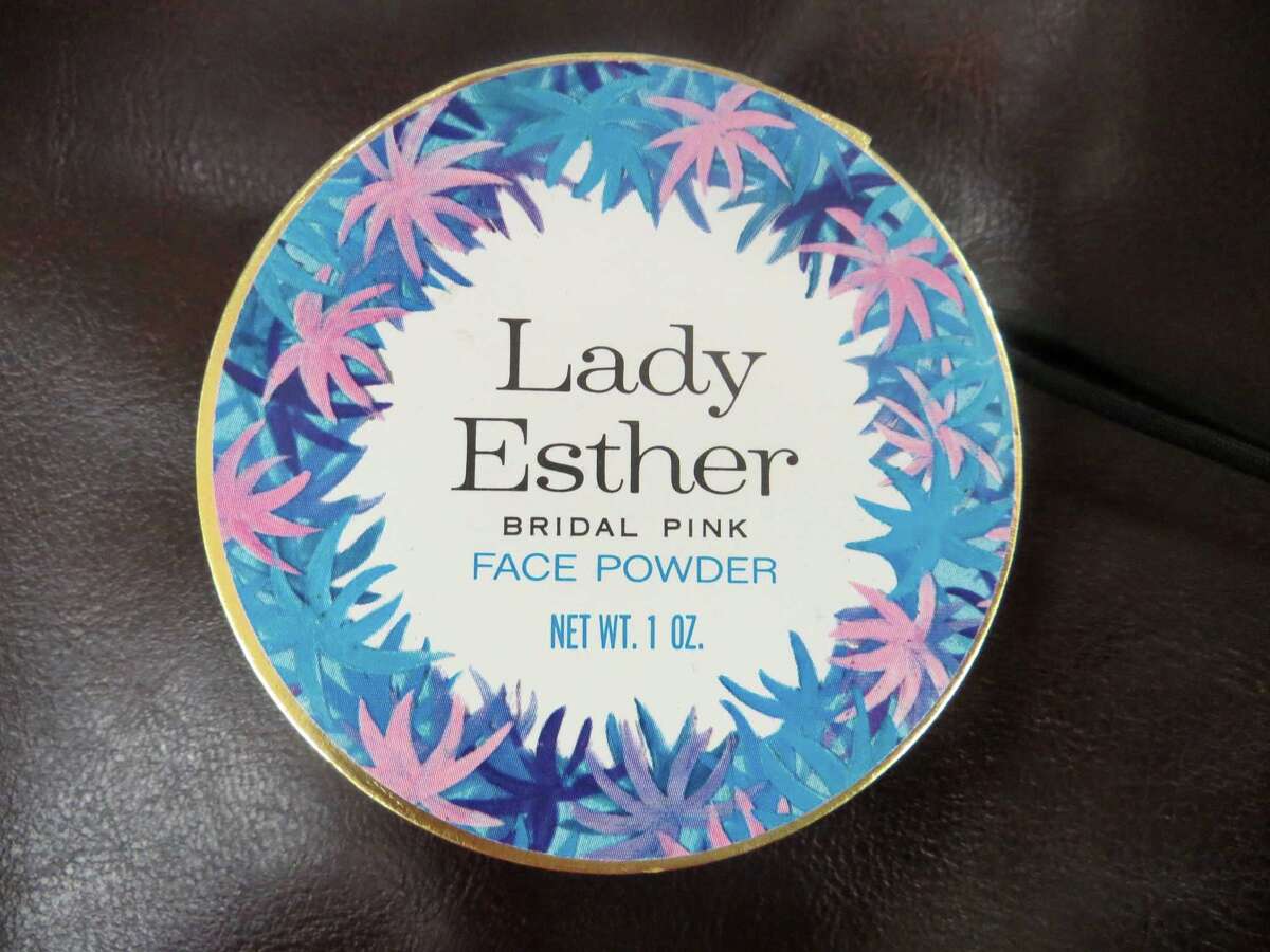 Antiquing jaunt to Fredericksburg