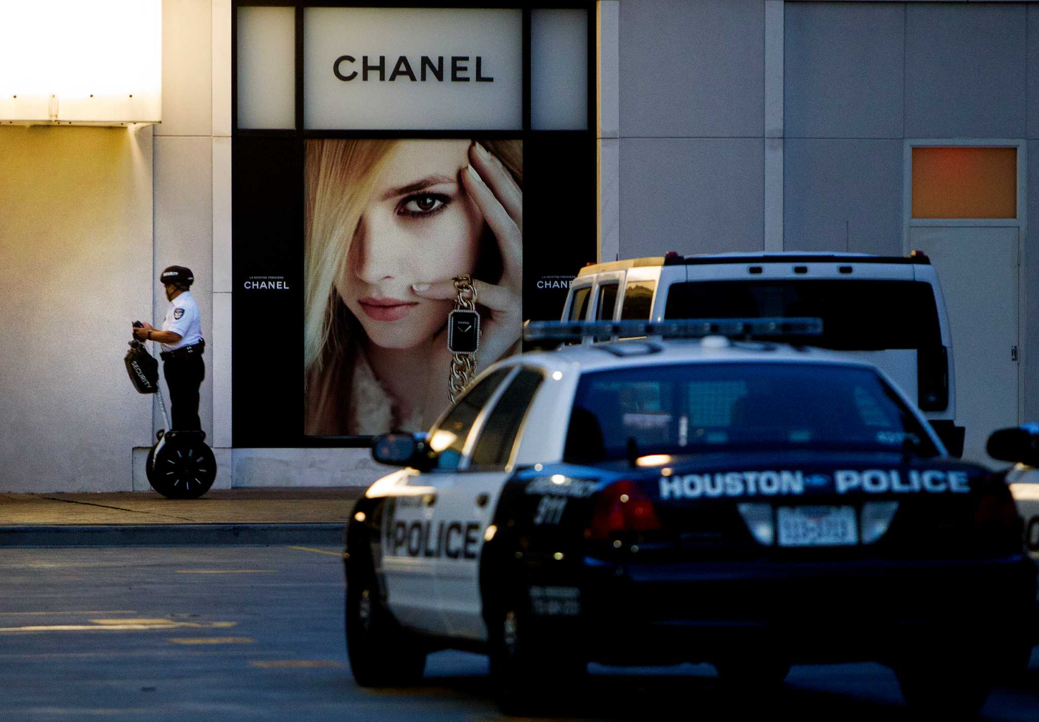 Burglars snatch pricey purses at Chanel in Galleria