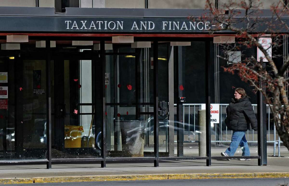 State overtime soars in contractor tax snarl