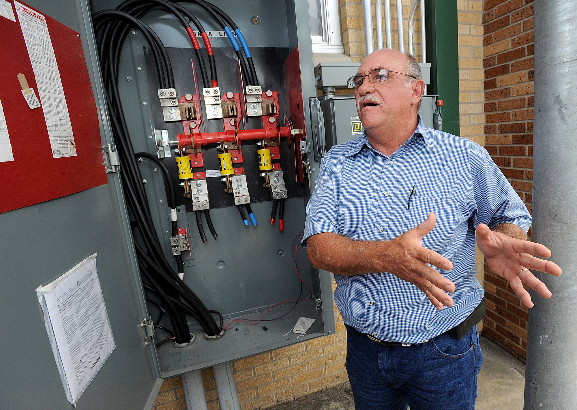 Thieves steal copper wiring from Beaumont schools
