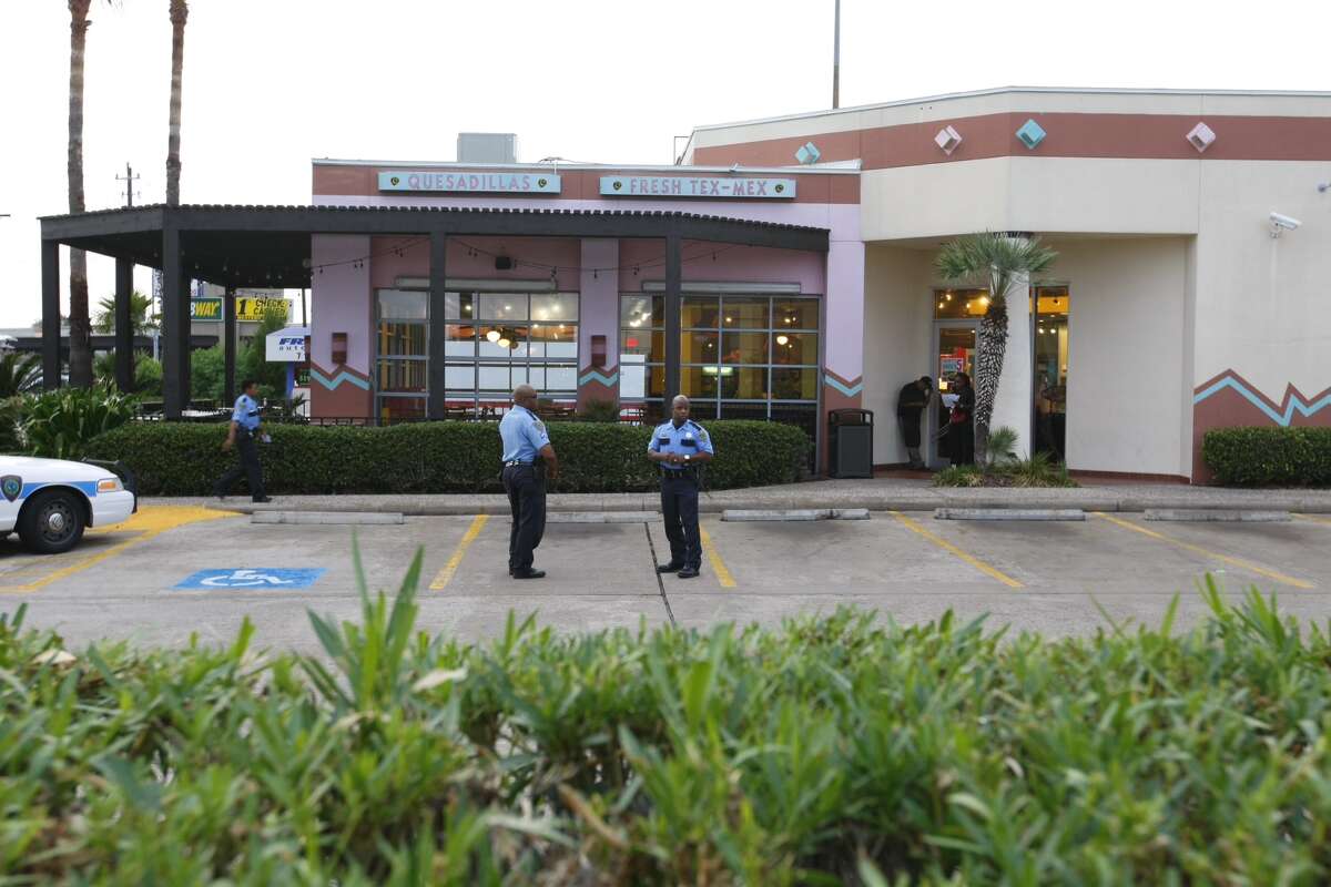 Uncooperative customers ruin robbery at Houston Taco Cabana
