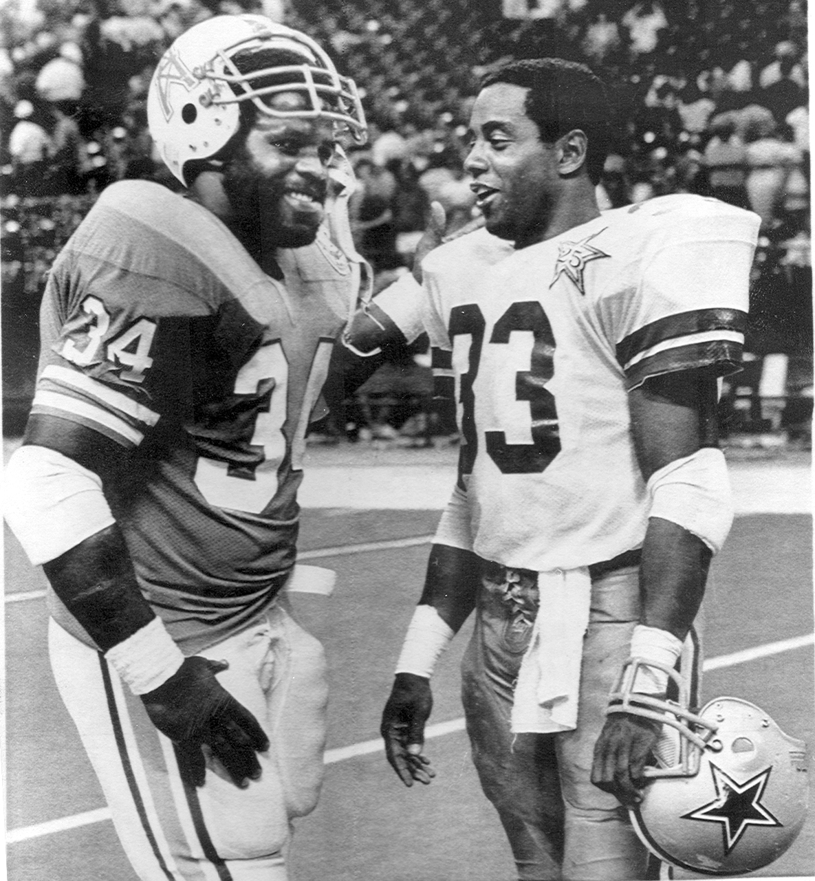 From left, Dallas Cowboys ring of honor players Tony Dorsett (33), Lee Roy  Jordan (55), Roger Staubach (12), Mel Renfro (20), and Chuck Howley (54),  attend the farewell ceremony to Texas Stadium