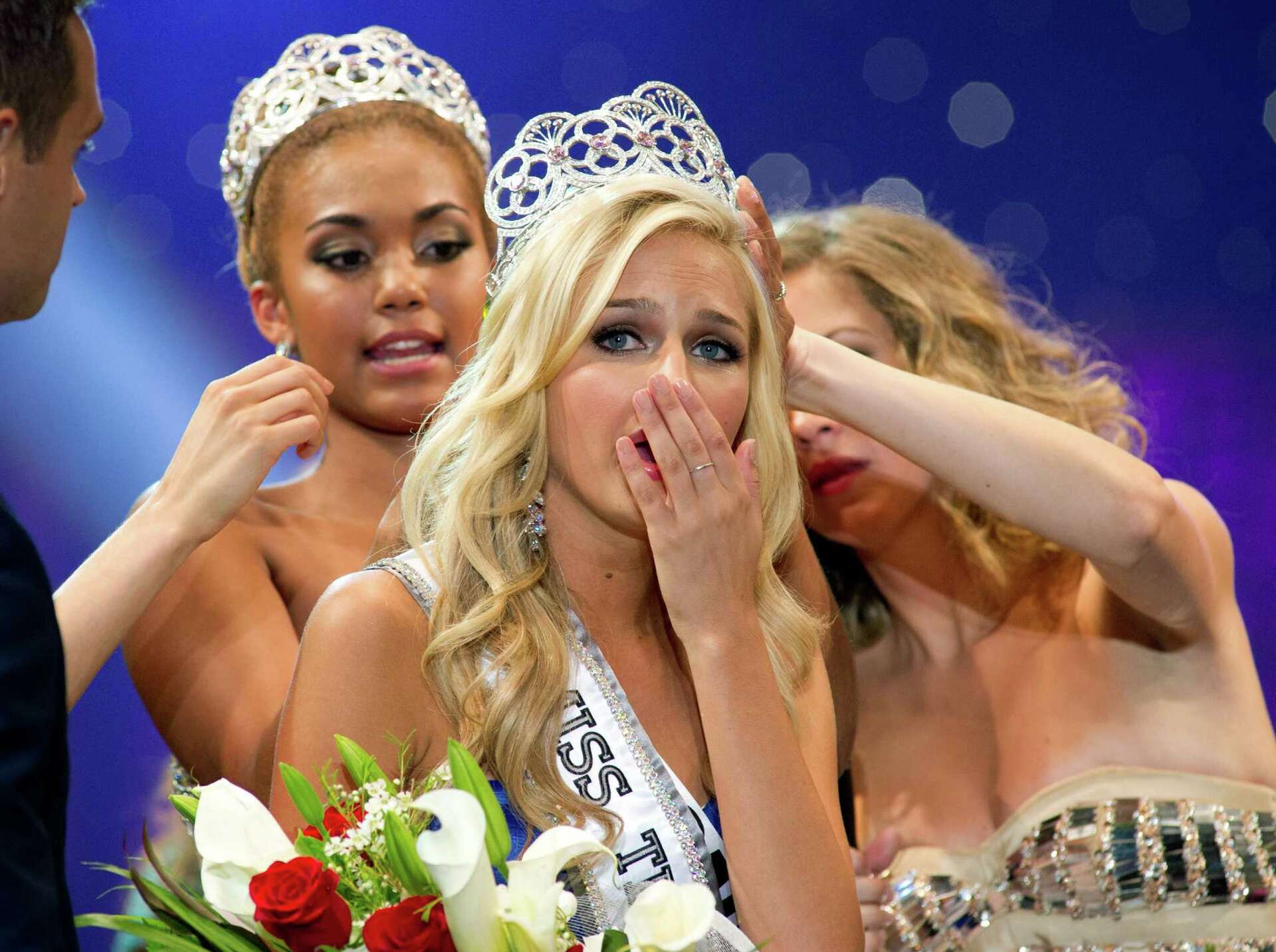 FBI probes nude photo extortion of Miss Teen USA