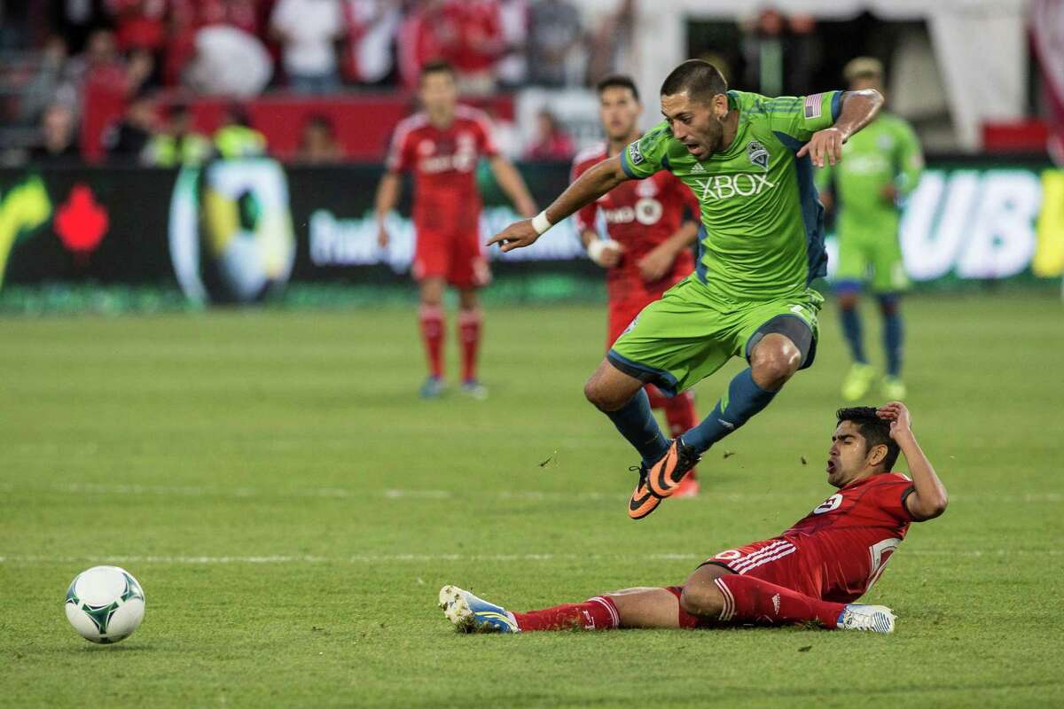 Tie a great gift: Clint Dempsey goal gives U.S. 1-1 World Cup tie