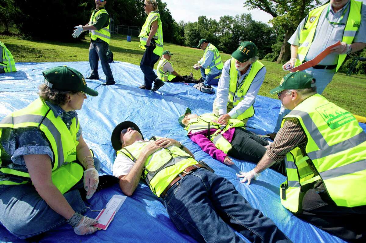 volunteers-act-out-emergency-response-in-drill-at-stamford-school