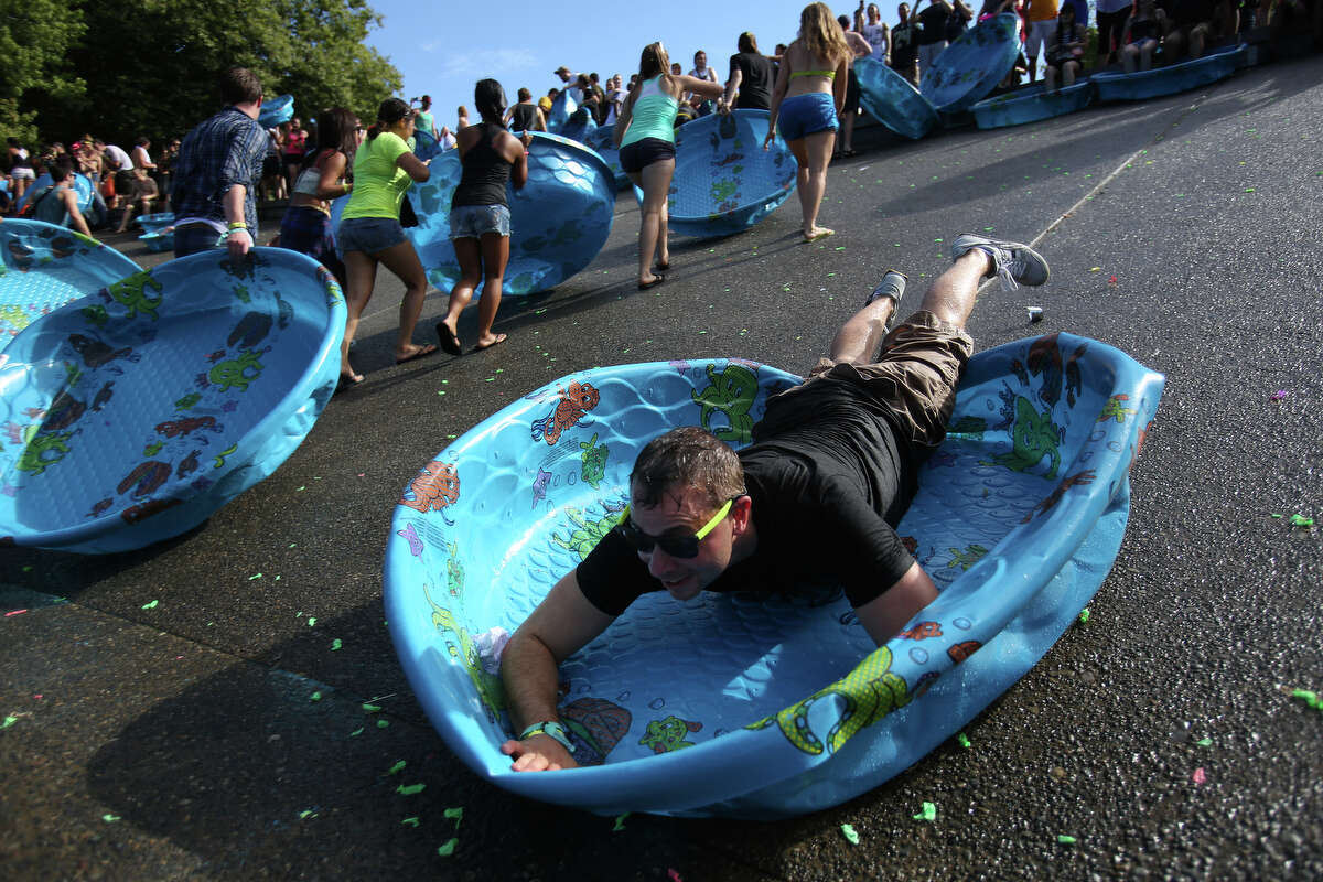 Record water balloon fight attempt