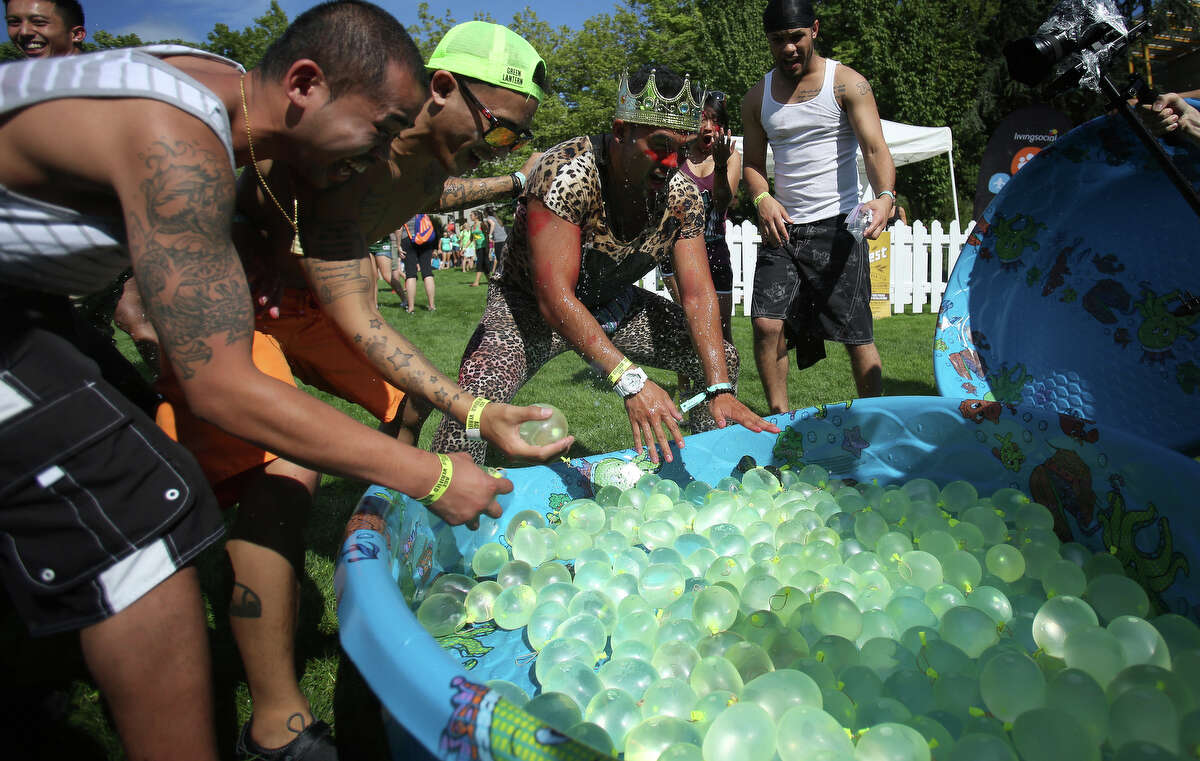 Record water balloon fight attempt