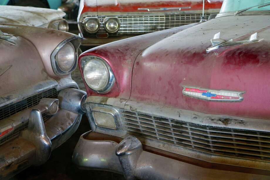 Thousands travel to Neb. for vintage Chevy auction - Houston Chronicle
