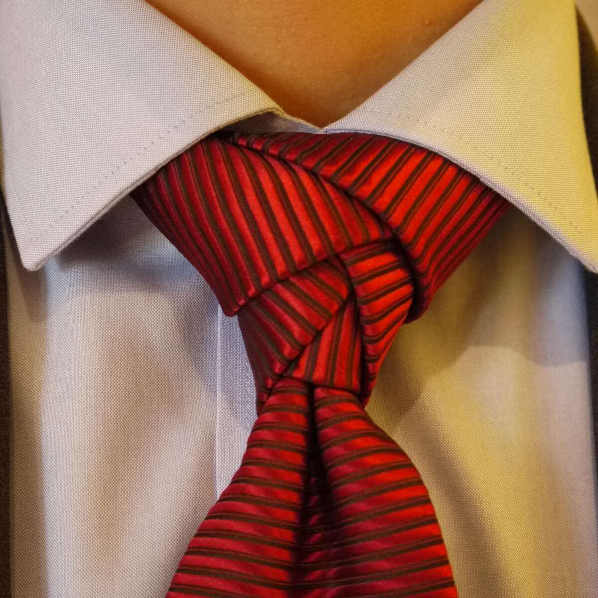 The 14-step tie knot that's all the rage