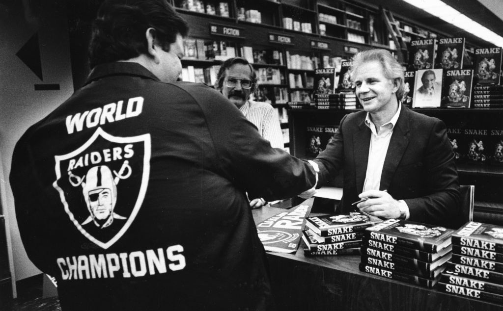 Ken Stabler, the Swashbuckling Quarterback of the Badass 1970s Raiders, Had  a Degenerative Brain Disease