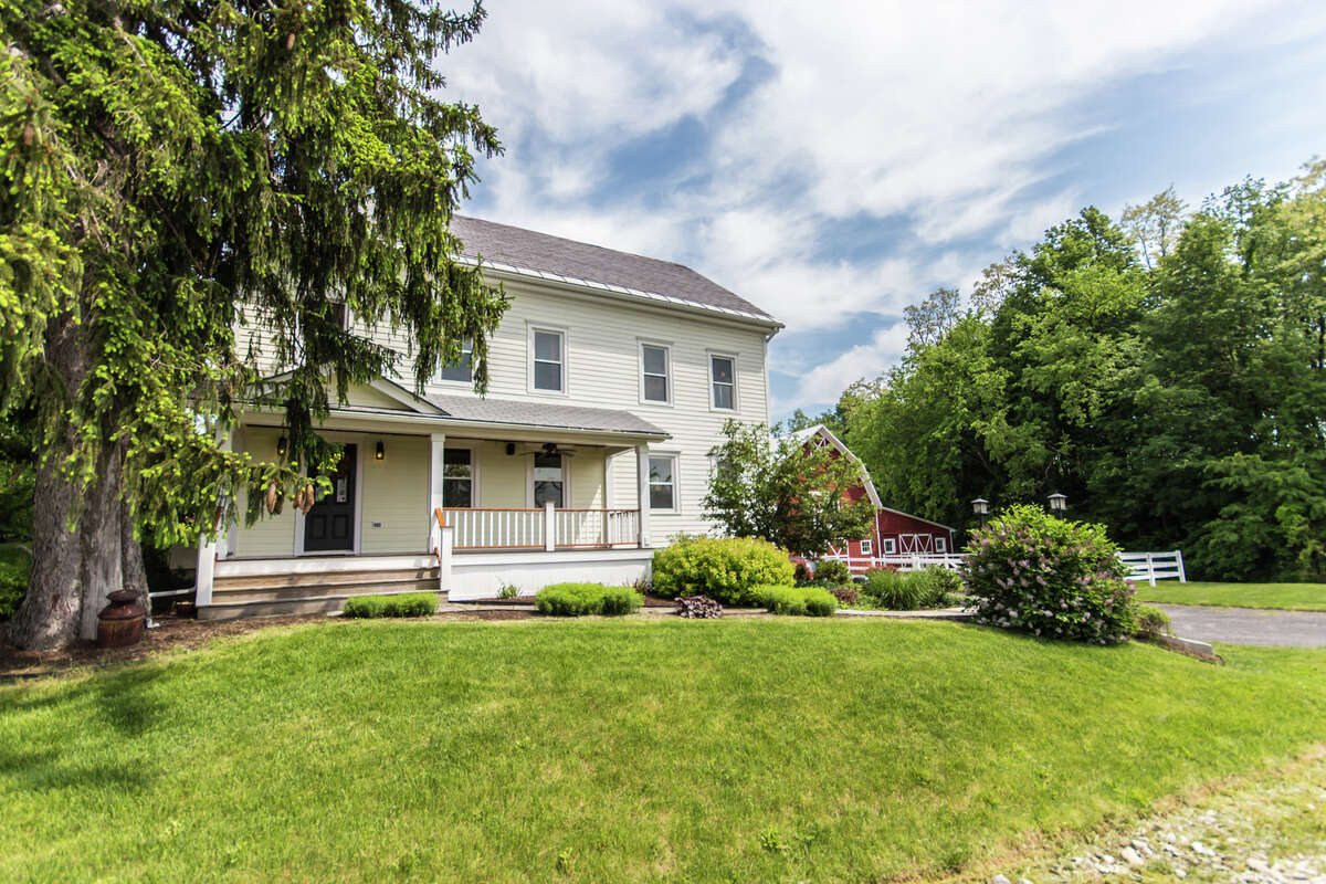 House of the Week Farmhouse in Easton